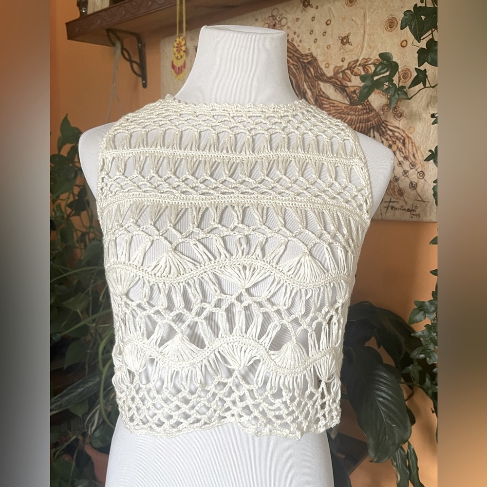 H&M Divided - cream crochet crop top - S